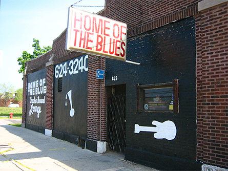 Checkboard_lounge-445x334.jpg Checkboard_lounge-445x334.jpg