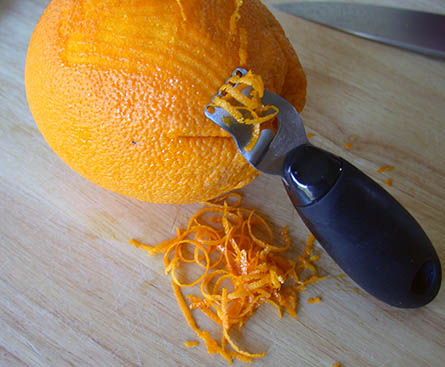 Zesting_an_orange-445x367.jpg Zesting_an_orange-445x367.jpg