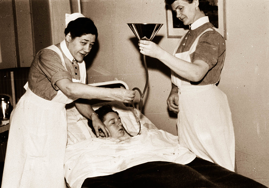Insulin_Shock_Therapy_1930-890x622.jpg Insulin_Shock_Therapy_1930-890x622.jpg