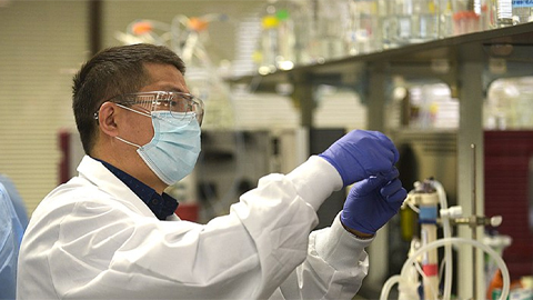 Novavax is angling to win over mRNA defectors