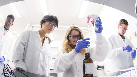 At these colleges, students begin serious research their first year