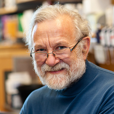 Portrait of Peter Walter in lab