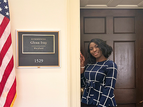 Dami Oke visits an office on Capitol Hill.