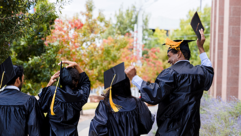 More student or faculty diversity on campus leads to lower racial gaps in graduation rates