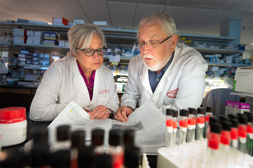 Husband and wife Charles Rock and Suzy Jackowski had adjoining labs at St. Jude, and they published at least 87 papers together. Jackowski’s group focused on mouse models and mammalian coenzyme-A metabolism whereas Chuck’s group studied many facets of bacterial lipid metabolism.The labs held joint meetings and shared resources and knowledge.